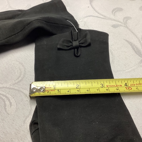 Black vintage gloves cotton with bows. See size in pictures below🖤 - Picture 6 of 12